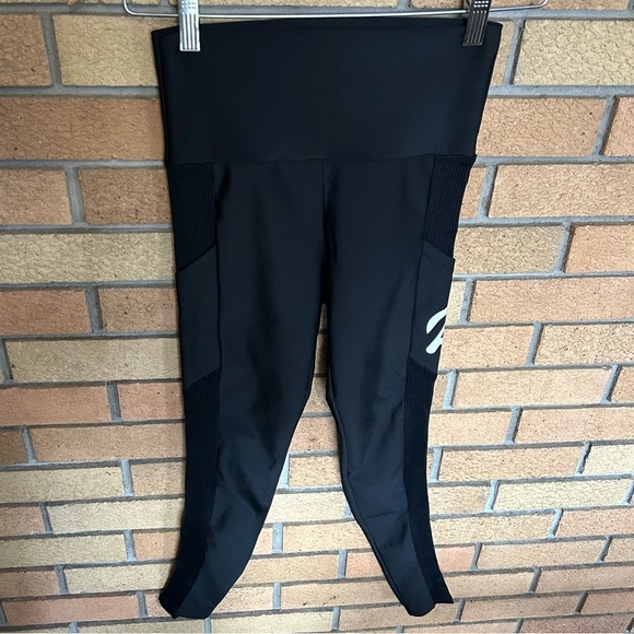 PELOTON Ribbed Pocket Athletic Legging Pants Black Size Small - Picture 4 of 7